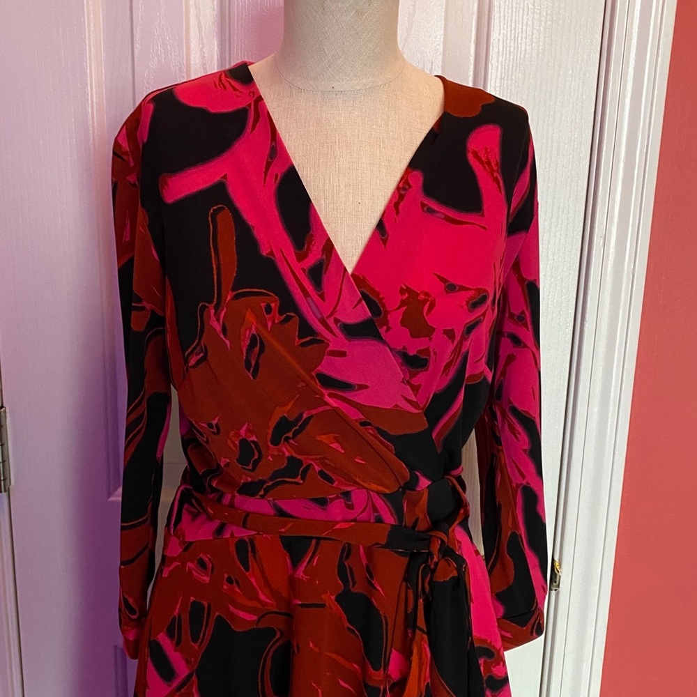 Floral Taylor Wrap Dress - Sz 8 - w. pockets! - Picture 3 of 10